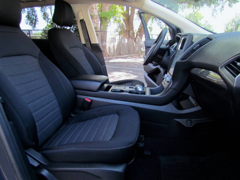 2021 Ford Edge SE