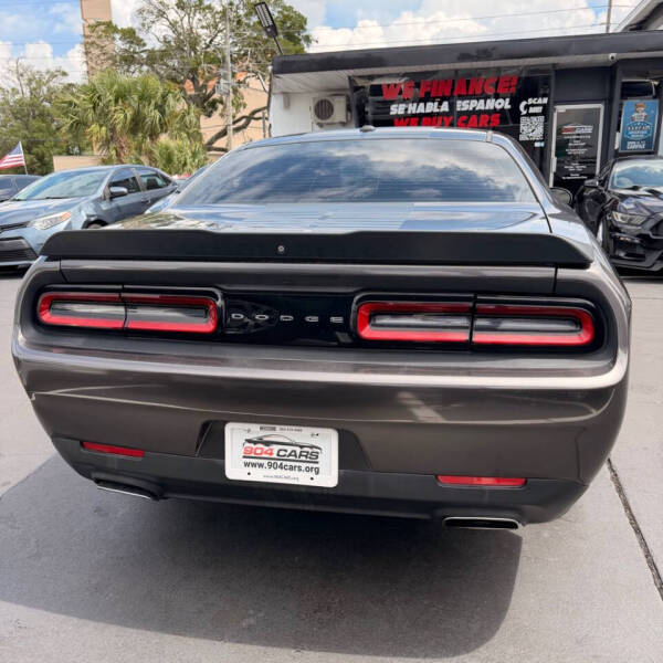 2017 Dodge Challenger SXT