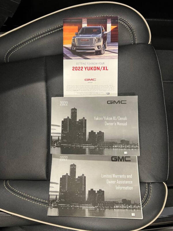 2022 GMC Yukon XL SLT
