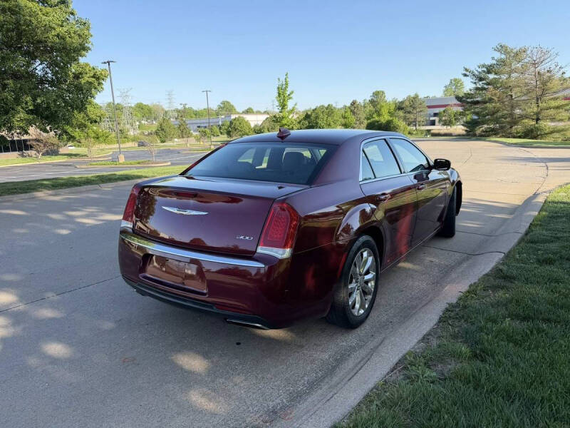 2016 Chrysler 300 Limited