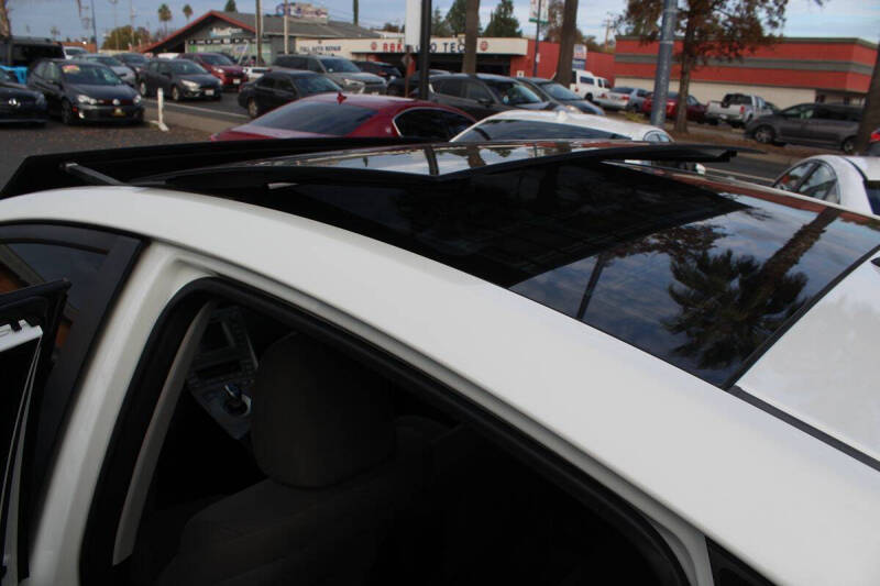 2013 Toyota Prius Three