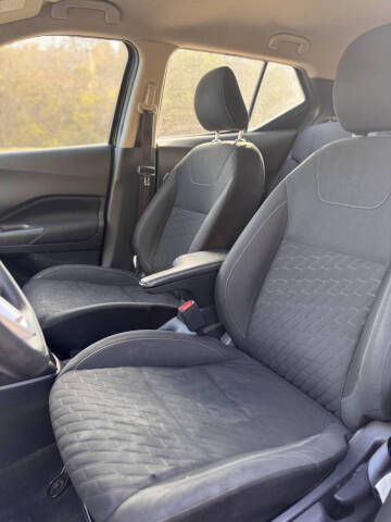 2022 Nissan Kicks S