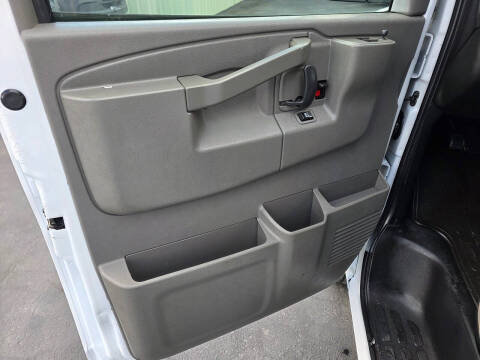 2017 Chevrolet Express LT 3500