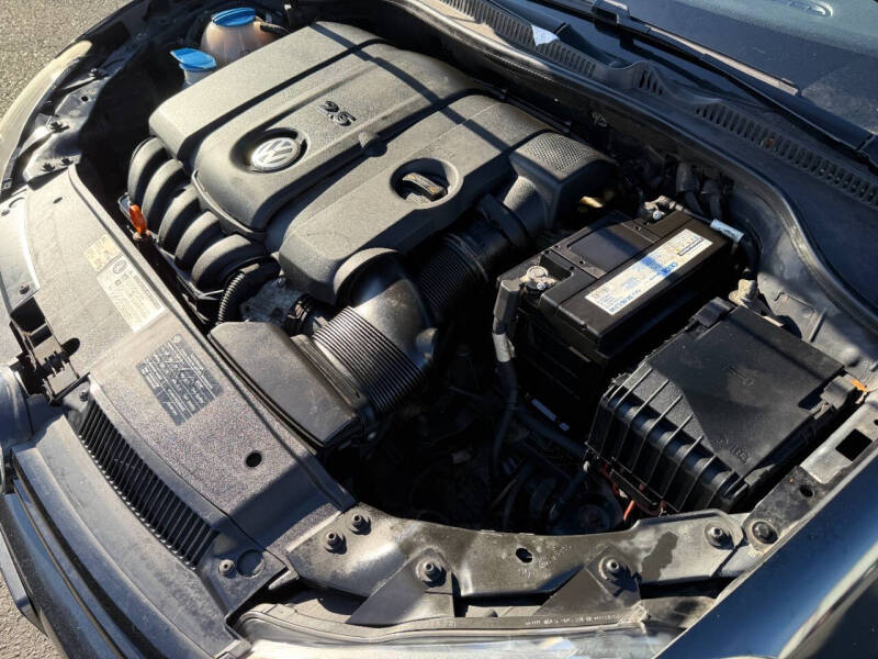 2011 Volkswagen Golf 2.5L PZEV