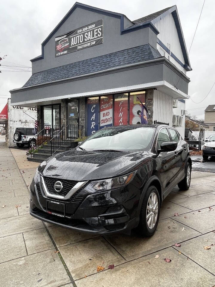 2020 Nissan Rogue Sport S's photo