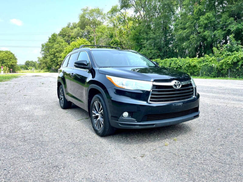 2016 Toyota Highlander XLE's photo