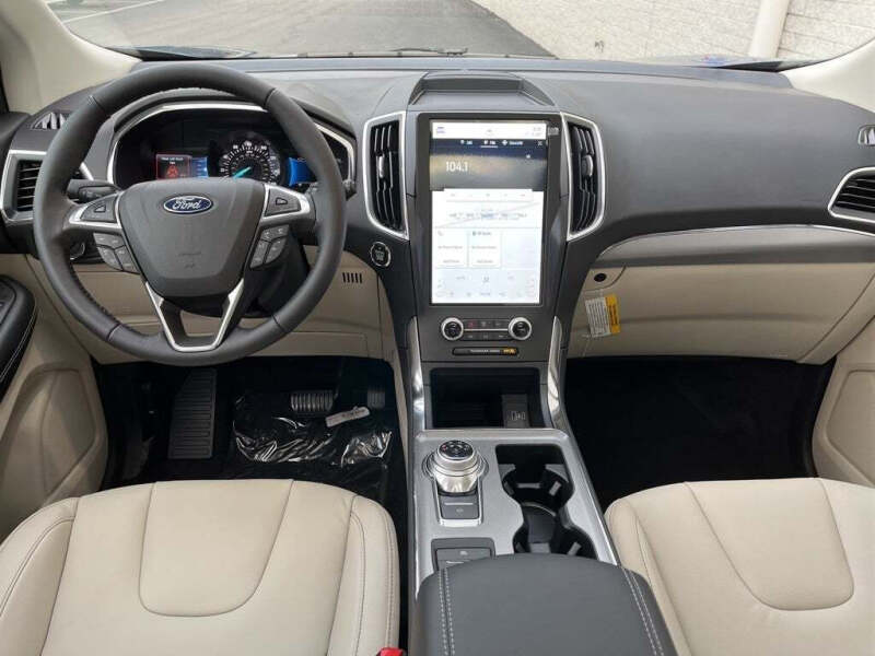 2021 Ford Edge Titanium