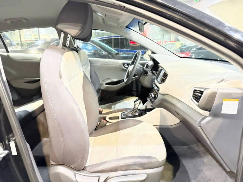 2017 Hyundai Ioniq Hybrid Blue