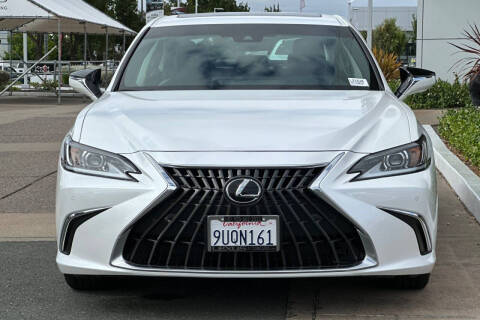2025 Lexus ES 300h