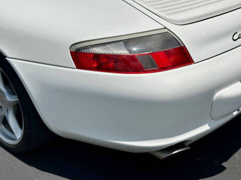 2004 Porsche 911 Carrera