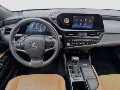 2022 Lexus ES 300h