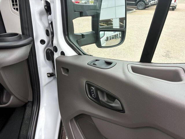 2024 Ford E-Transit 350