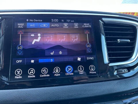 2017 Chrysler Pacifica Touring-L Plus