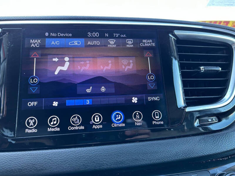 2017 Chrysler Pacifica Touring-L Plus