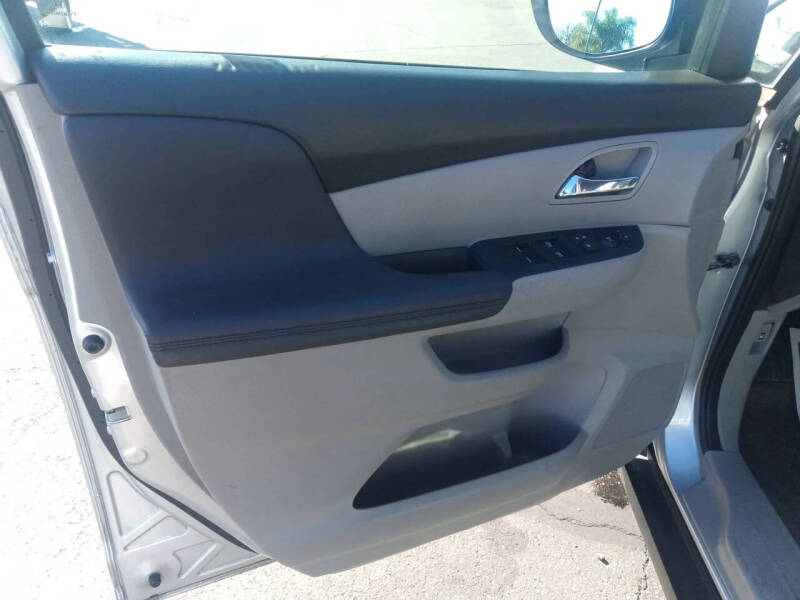 2015 Honda Odyssey EX-L - Photo 11