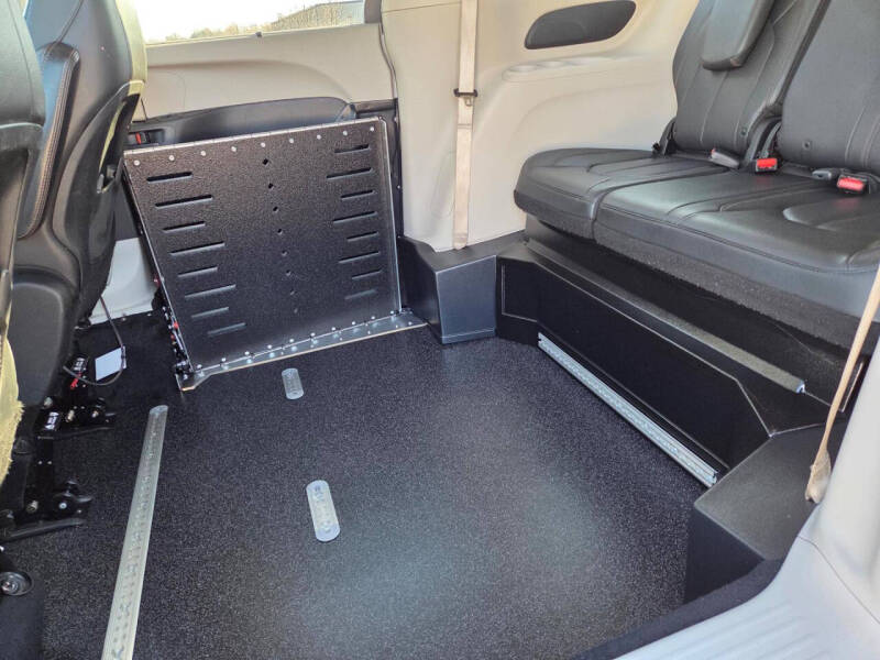 2020 Chrysler Pacifica Touring L