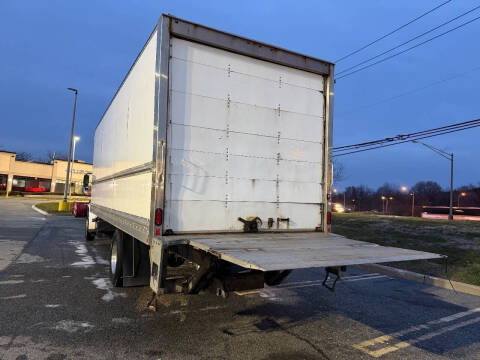 2019 Freightliner M2 106