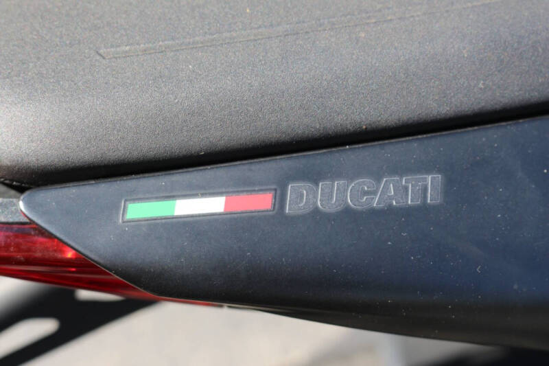 2022 Ducati Monster
