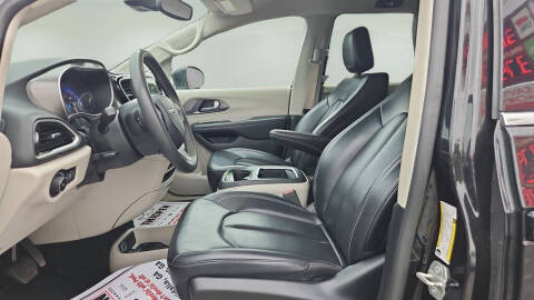 2023 Chrysler Pacifica Touring L