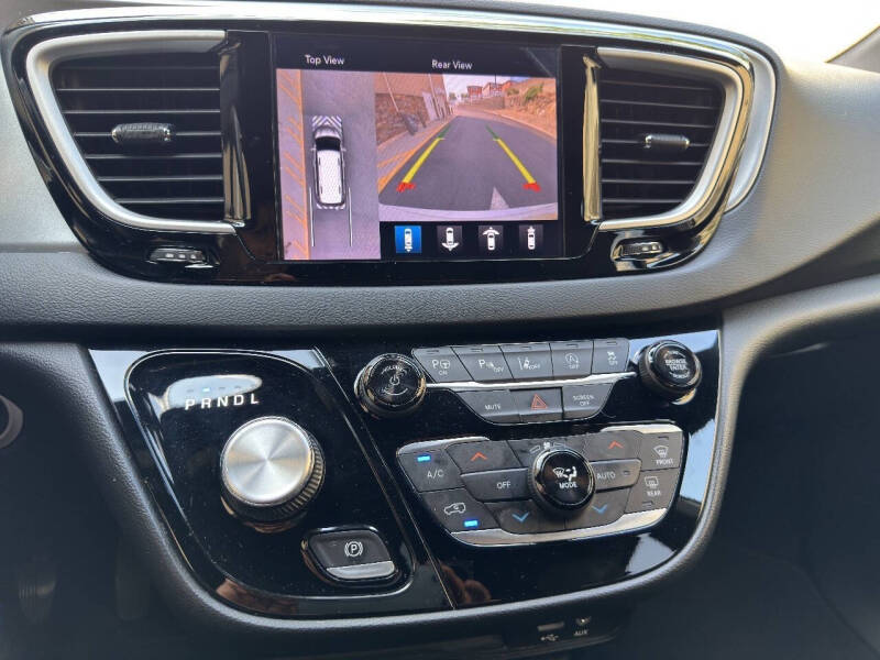 2020 Chrysler Pacifica Touring