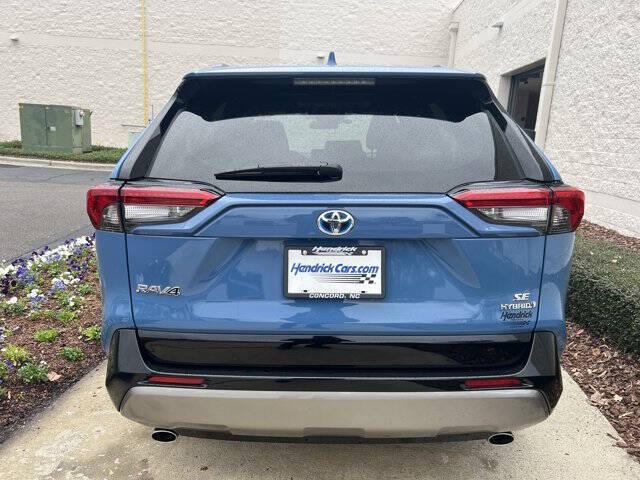 2023 Toyota RAV4 Hybrid SE