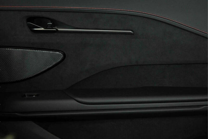 2025 Aston Martin Vantage