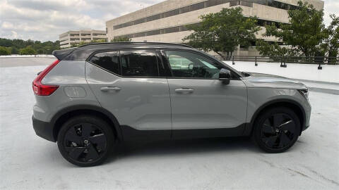 2026 Volvo XC40 B5 Ultra Black Edition