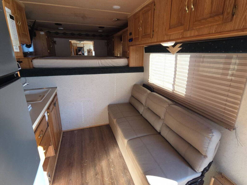 2000 Featherlite Trailer 8587