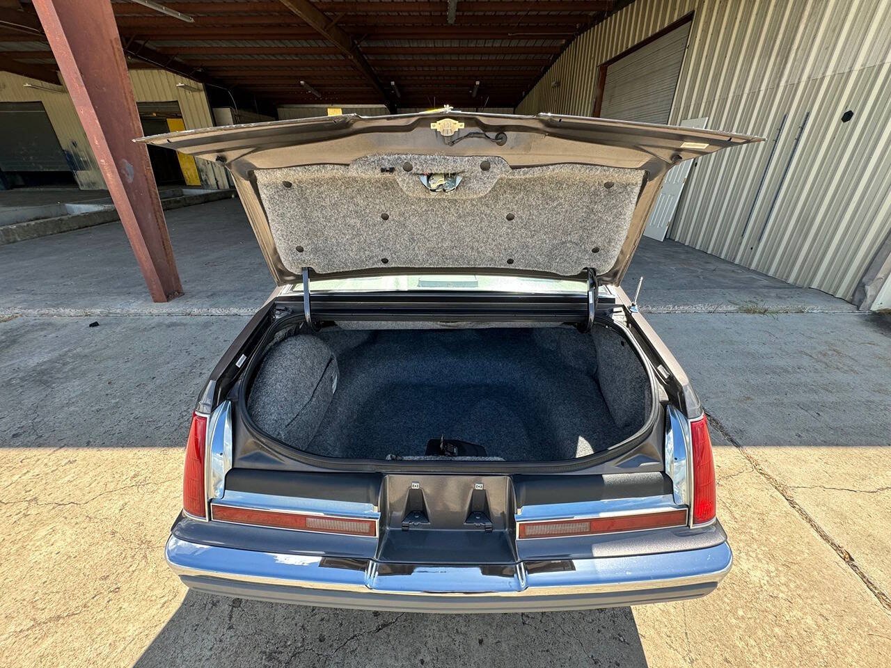 1992 Lincoln Mark VII for sale at Carnival Car Company in Victoria, TX