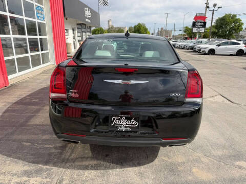 2017 Chrysler 300
