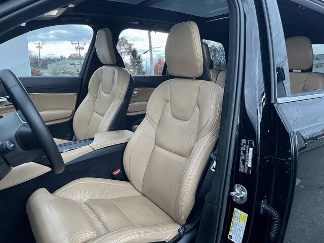 2023 Volvo XC90 Recharge T8 Ultimate Bright Theme 7P