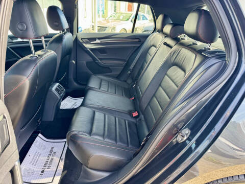 2017 Volkswagen Golf GTI SE