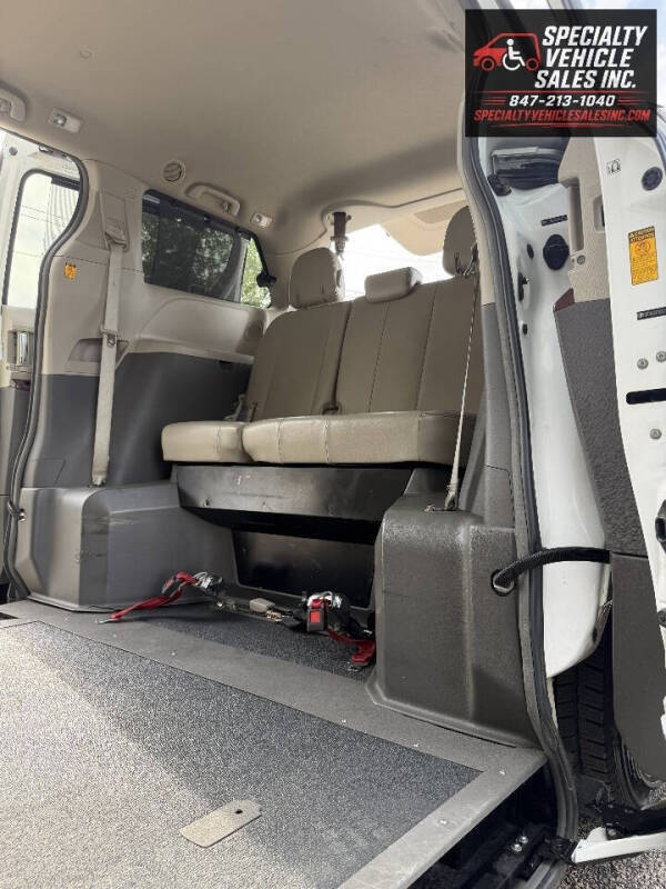 2013 Toyota Sienna XLE Mobility 7-Passenger