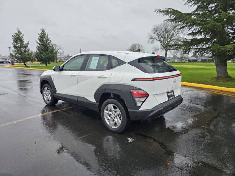 2024 Hyundai Kona SE