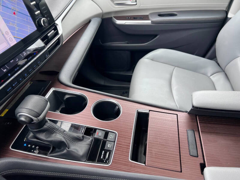 2022 Toyota Sienna XLE 7-Passenger