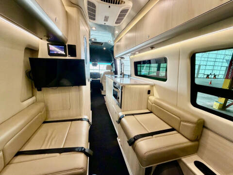 2023 Airstream Interstate