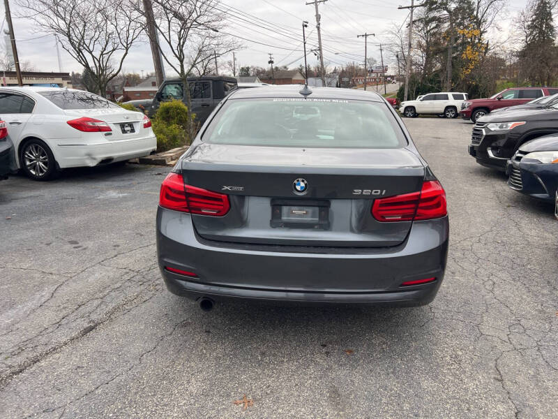 2017 BMW 3 Series 320i photo 4