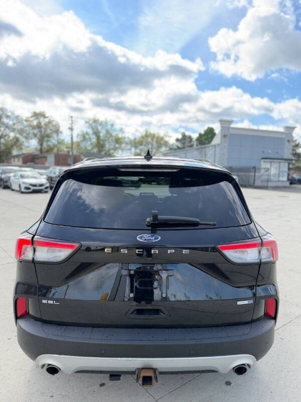 2020 Ford Escape SEL
