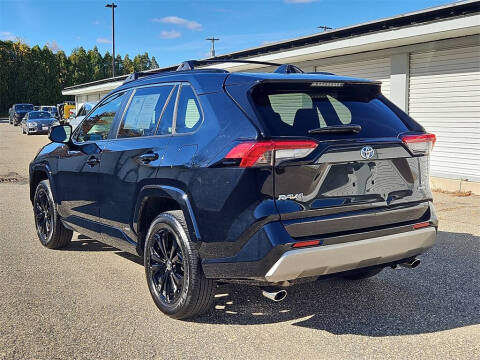 2022 Toyota RAV4 Hybrid SE