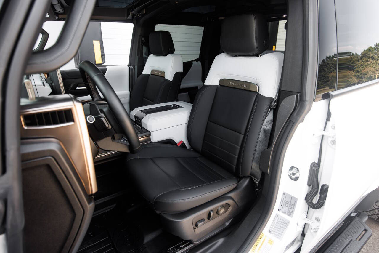 2022 GMC HUMMER EV 14