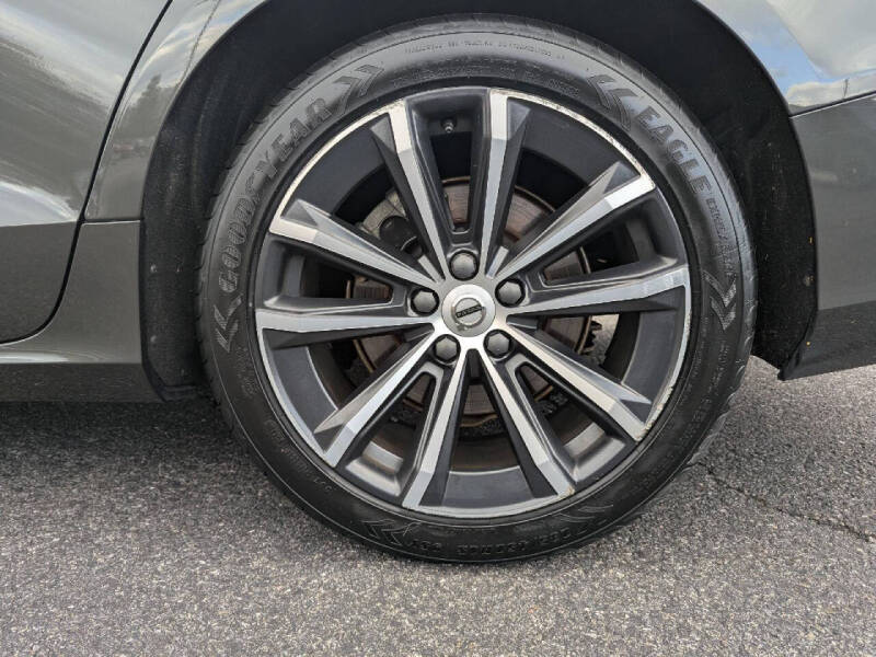 2022 Volvo S60 B5 Momentum