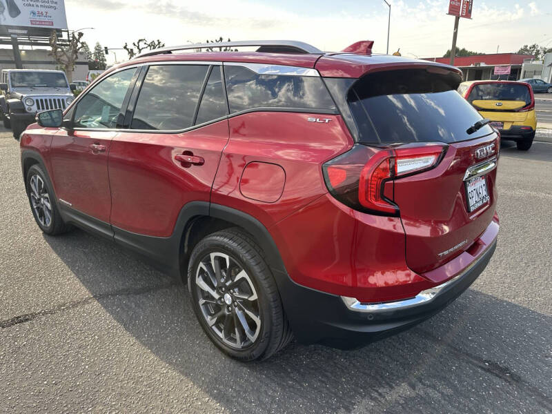 2022 GMC Terrain SLT