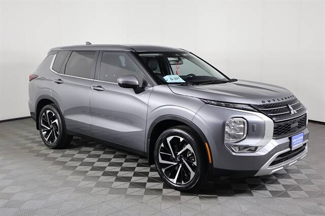 2023 Mitsubishi Outlander SE