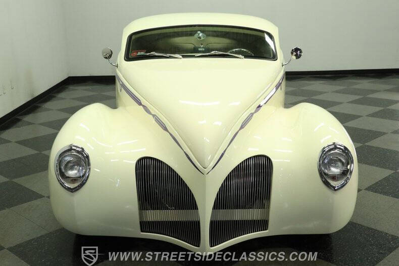 1939 Lincoln Zephyr