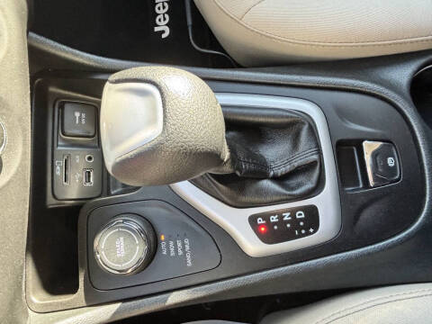 2016 Jeep Cherokee Sport