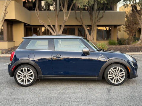2017 MINI Hardtop 2 Door Cooper