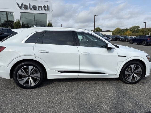 2024 Audi Q8 e-tron quattro Premium Plus