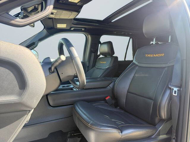 2025 Ford Expedition Tremor