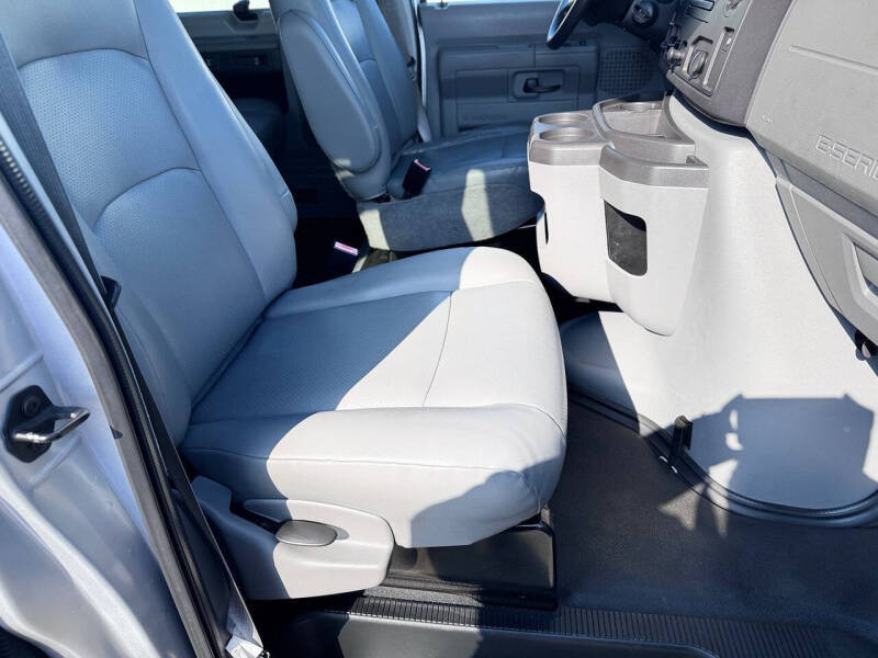 2012 Ford E-Series E-350 SD XL