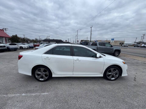 2014 Toyota Camry SE V6